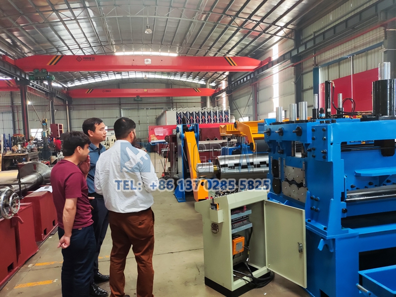 Bisitahin ng Customer ng KINGREAL Indian ang Slitting Machine Factory