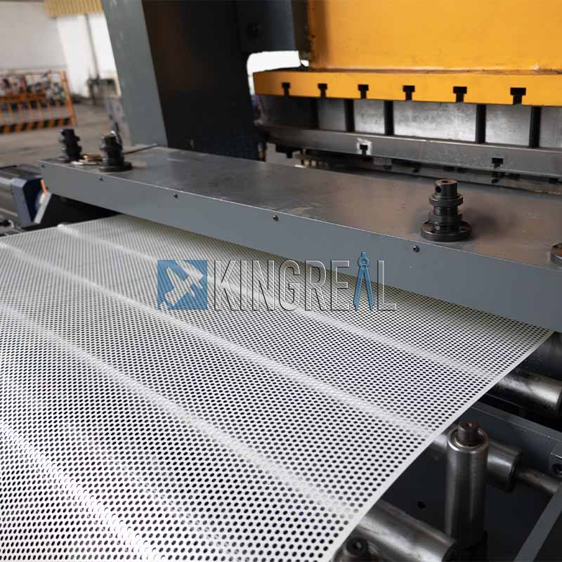 Paano araw -araw na mapanatili ang metal perforated machine?